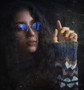 femme-lunettes-optiques-ombre-bleue-veste-tricot-chaud_114579-9297